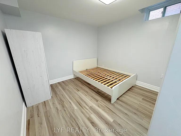30 Lavron Ct #BASEMENT — Photo 16