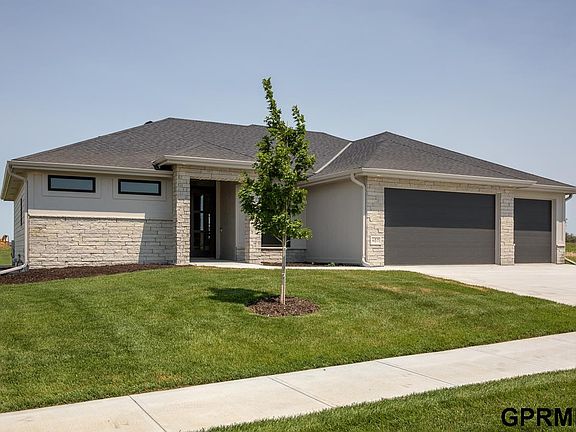 3rd image of 4615 N 192nd Ave