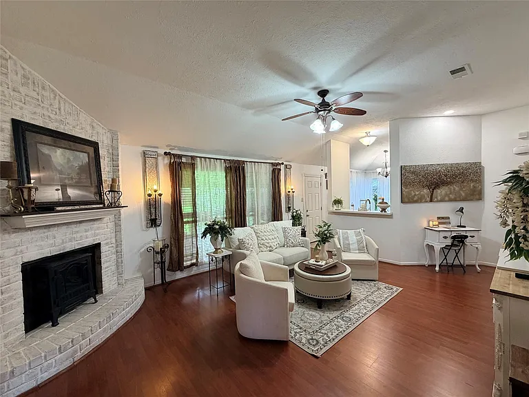 8602 Lazy Brook Ln — Photo 4