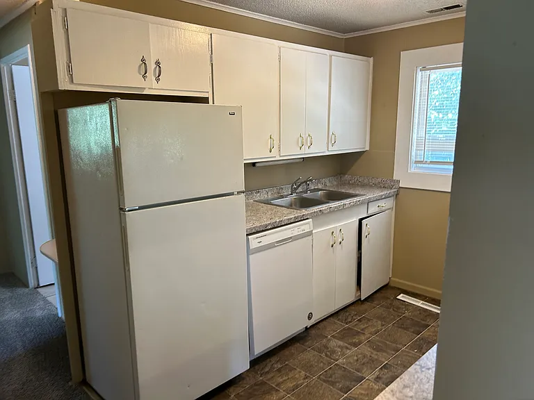 1008 NE 62nd St — Photo 7