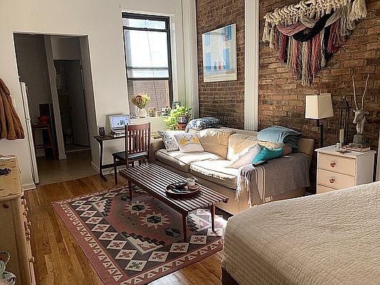 2nd image of 452 W 22nd St APT 4B