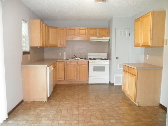 5th image of 1209 N Ash St
