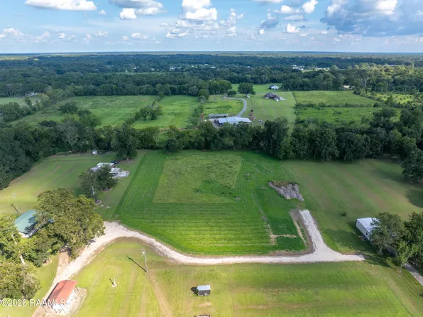 112 Bluegrass Ln, Carencro, LA 70520