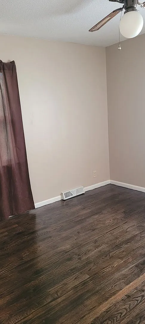 Cozy 2 Bedroom Home — Photo 4