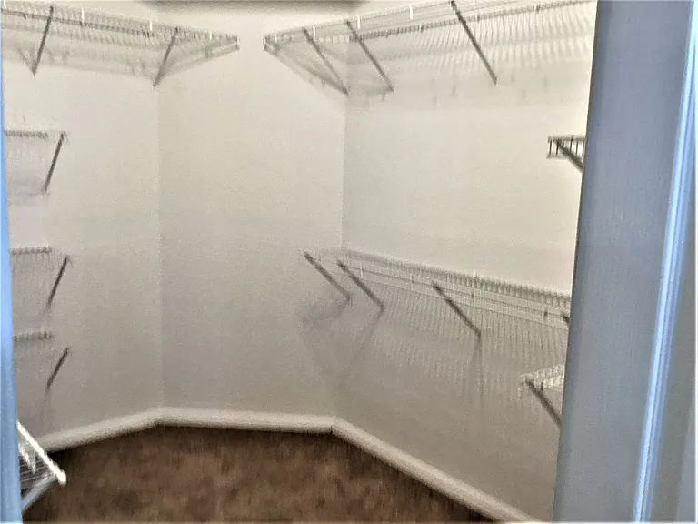 25008 Hyde Park Blvd — Photo 13