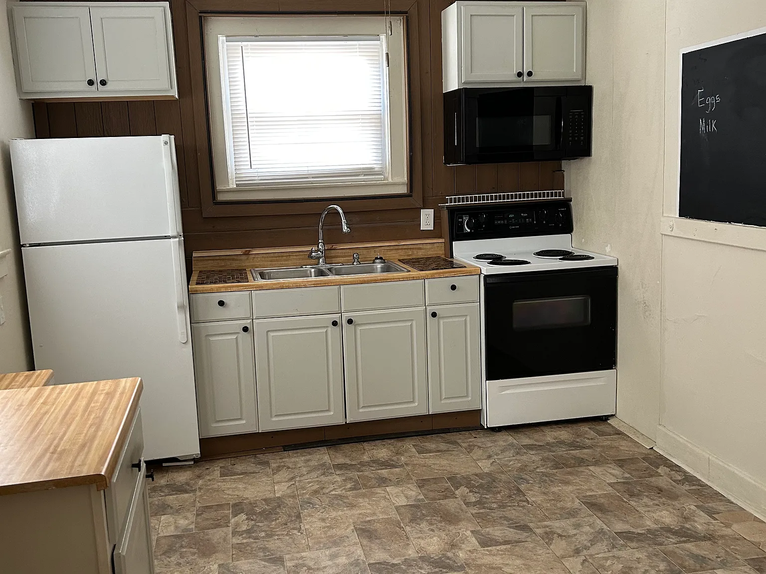 3 bed, 1800 sqft, $1,600 — Photo 4