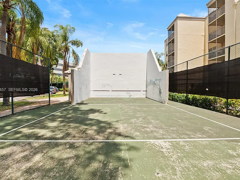 8373 Lake Dr #201 — Photo 35