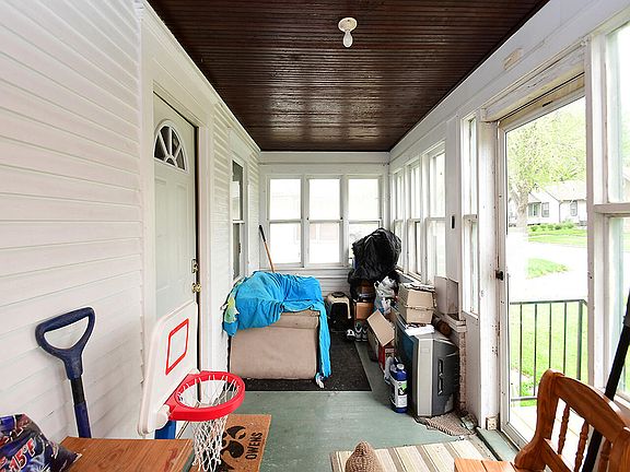 4th image of 2215 Avenue F