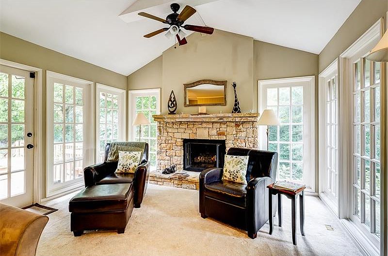 1st image of 2387 Bradcliff Dr