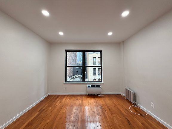 2nd image of 11 E 32nd St APT 10B