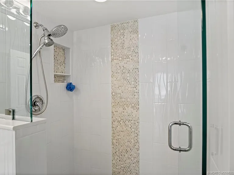 245 NE Macarthur Blvd #12 — Photo 16