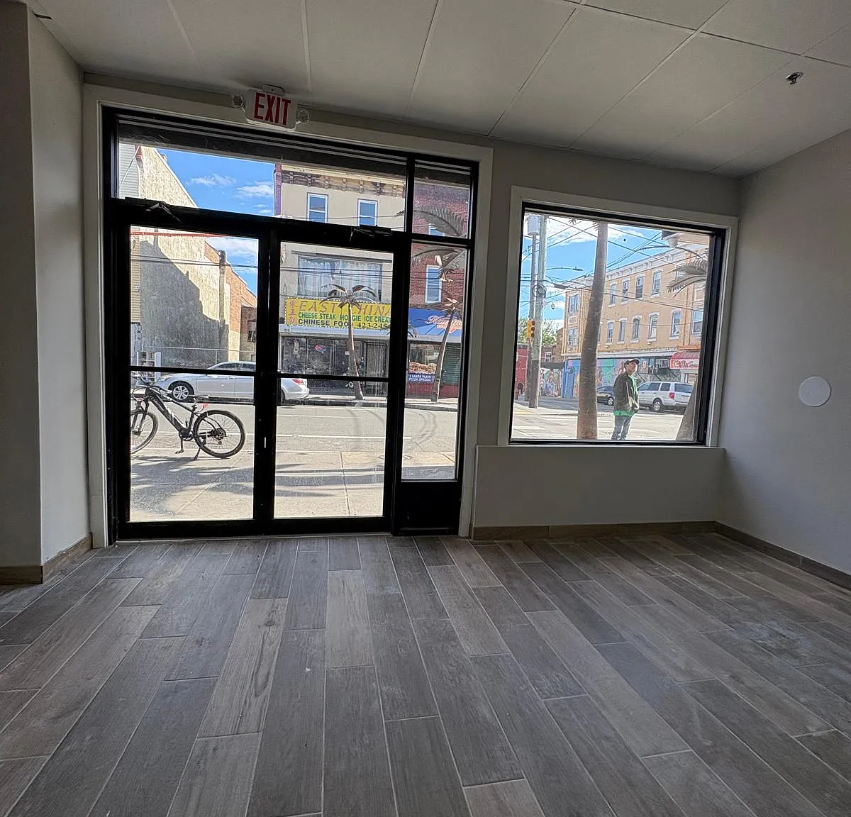 Studio, 1300 sqft, $2,000 — Photo 4