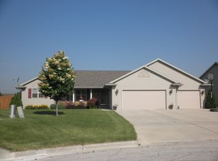 527 Baleshare Rd, Green Bay, WI 54313