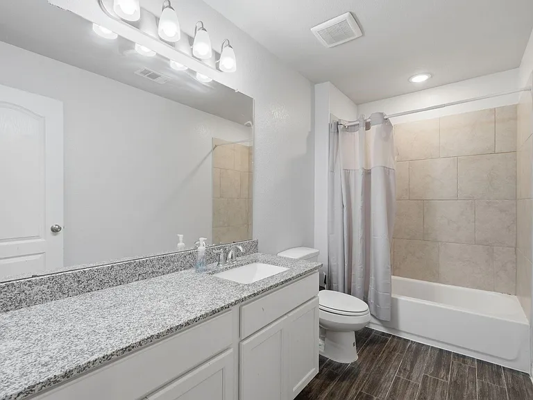 127 Buttonwood Ct — Photo 21
