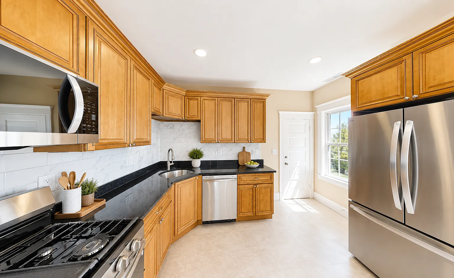 3 bed, 1430 sqft, $3,800 — Photo 4