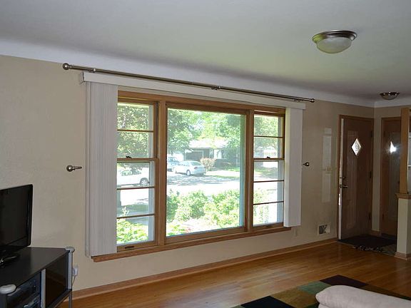 5th image of 2123 Suburban Ave