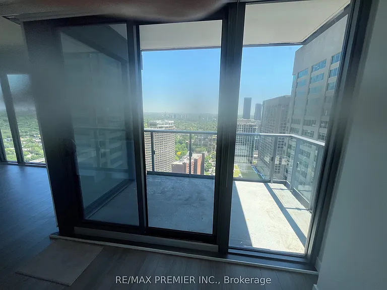 8 Cumberland St #3506 — Photo 10