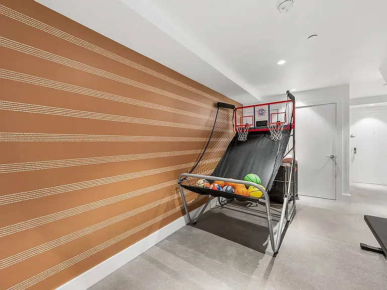 415 Degraw St #B — Photo 12