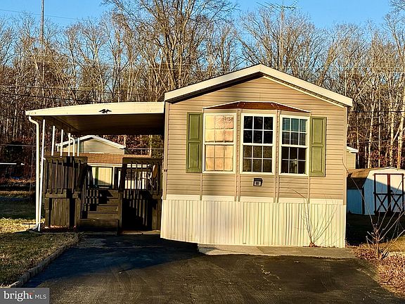 3rd image of 80 Brookstone Dr