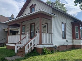 929 N Memorial Dr, Racine, WI 53404