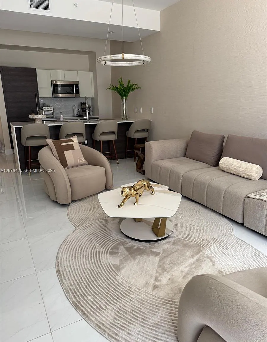 Merrick Manor Condo — Photo 3