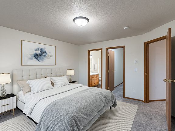 Fargo, ND Brownstone Apartments | 22A | Bedroom