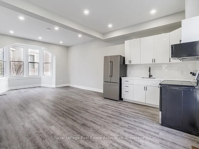 39 Welland Ave S #1 — Photo 7
