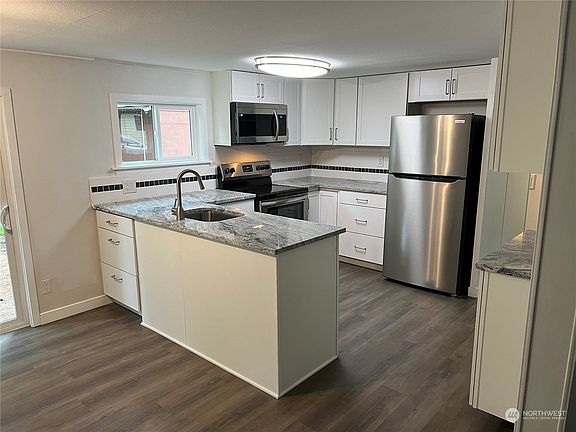 2nd image of 2535 70th Avenue SW #38