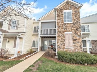 2305 Silverstone Dr #2305, Carpentersville, IL 60110