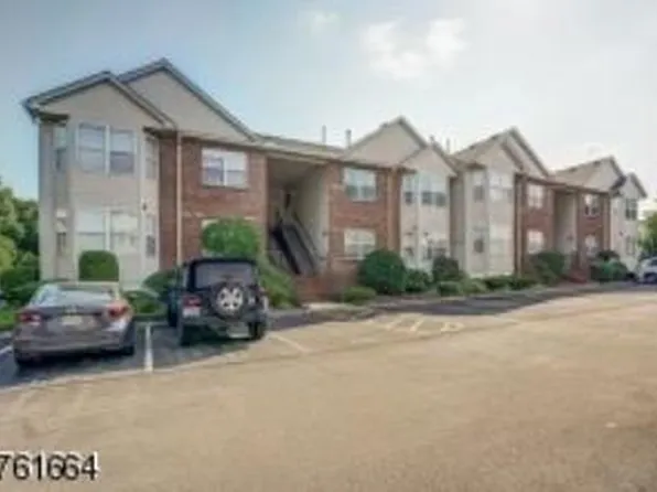 6 Jennifer Dr #6, East Hanover, NJ 07936