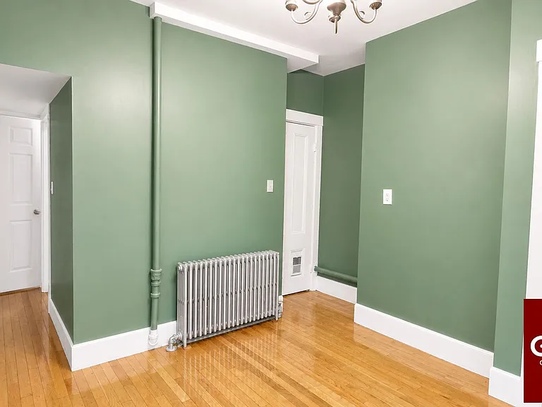 196 Dorchester St — Photo 5
