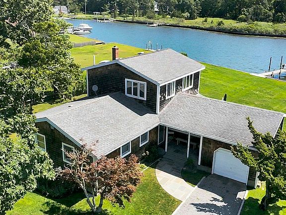 2nd image of 31 Nautilus Dr