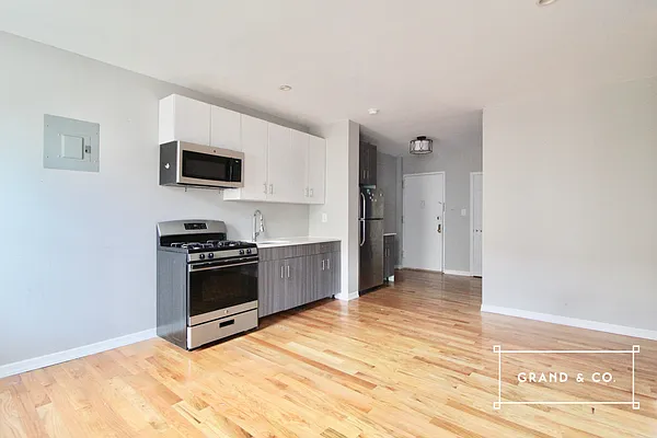 Rented by Grand & Co. | media 4