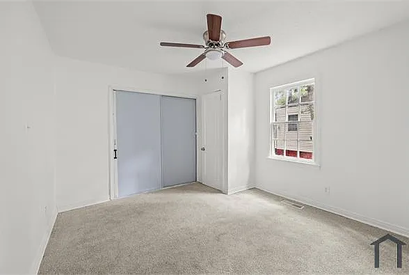 4 bed, $1,500 — Photo 4