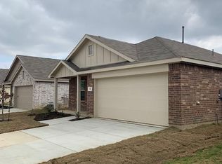 911 Wildflower St, Ennis, TX 75119