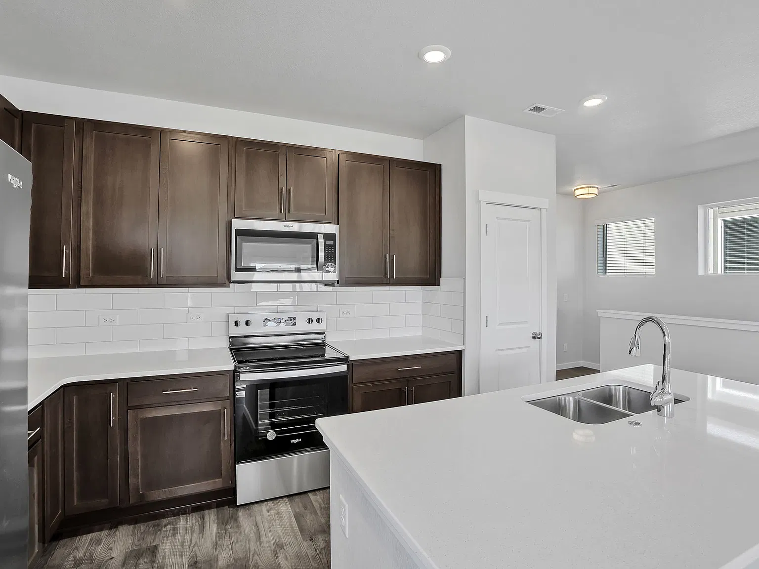 3 bed, 1409 sqft, $2,650 — Photo 2