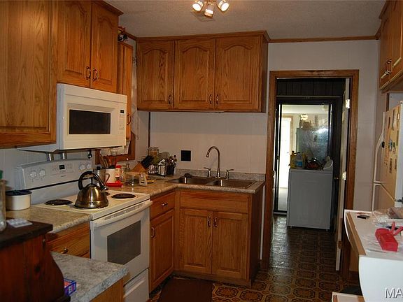 3rd image of 2022 Thomas St