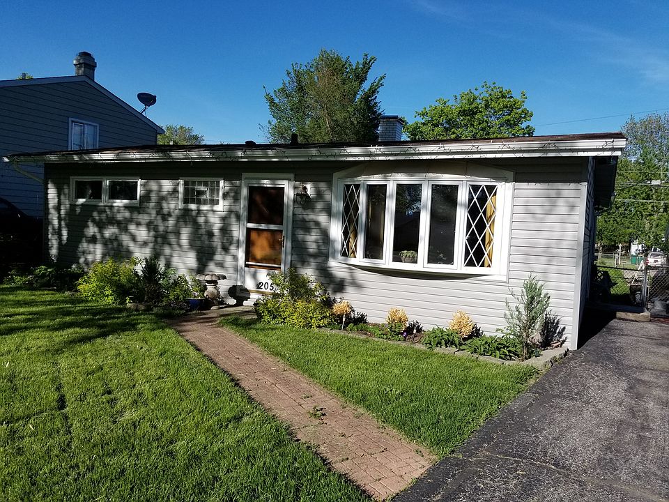 1st image of 1205 Woodridge Dr
