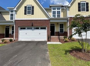 70 Hawk Ridge Dr, Spring Lake, NC 29390