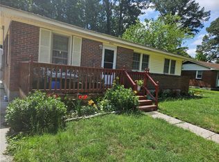 902 Chumley Rd, Portsmouth, VA 23701