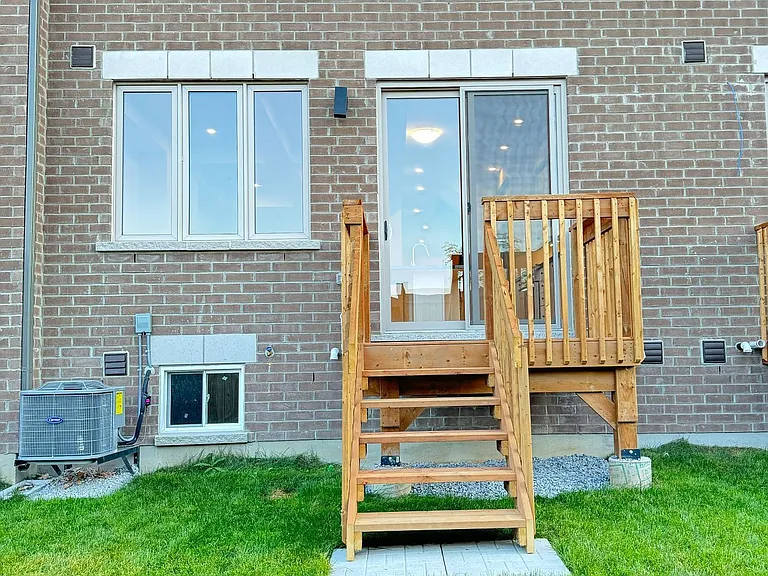 38 Schmeltzer Cres — Photo 24