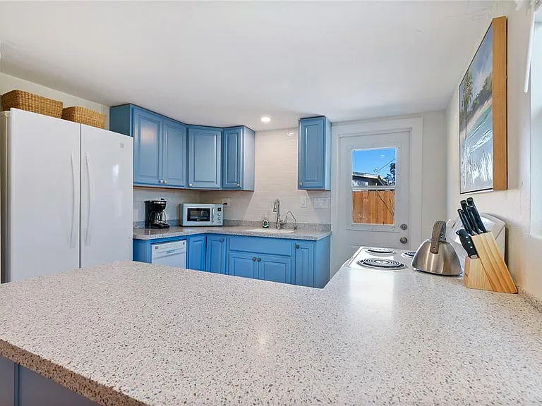2311 Waldemere St #B — Photo 7