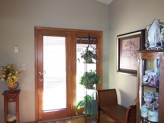 4th image of 702 Heritage Dr