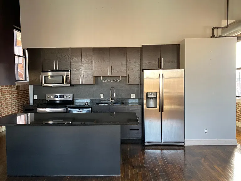 139 E Main St #400 — Photo 15