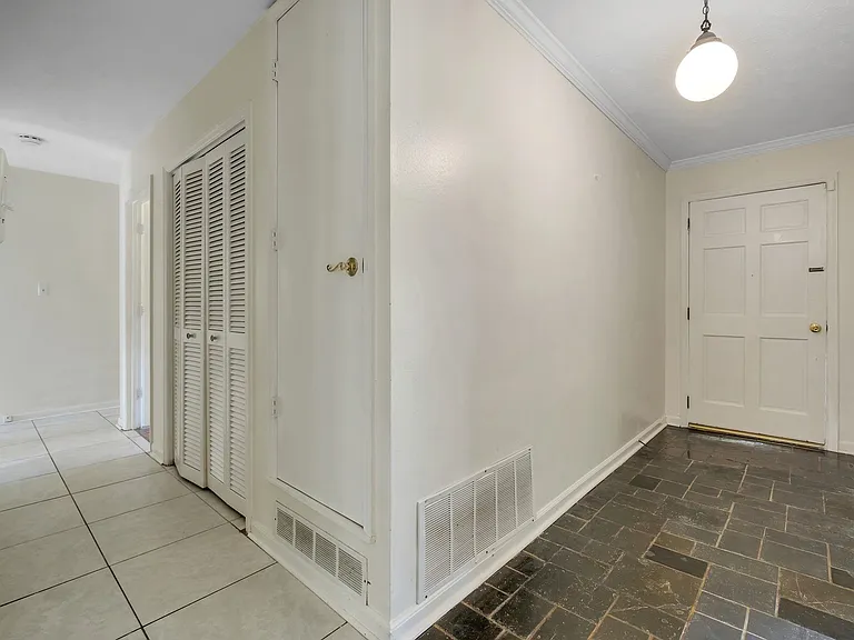 2613 Killarney Way — Photo 18