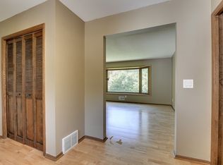 14761 Crestview Ln, Minnetonka, MN 55345