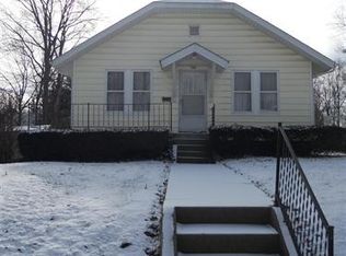 1082 Parkside Dr, Alliance, OH