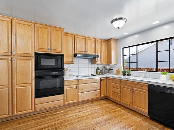 3rd image of 1799 Barcelona Ave
