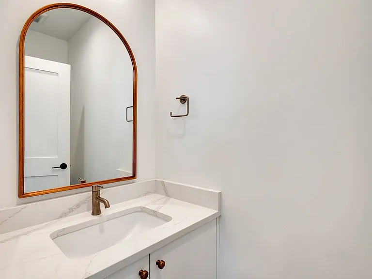 109 Daisy Ave #4 — Photo 52