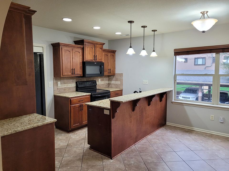 Spacious kitchen with great lighting